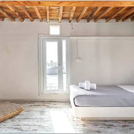 Mykonos Centre 8 Pax With Jacuzzi